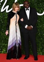 Edward Enninful wore Burberry - Anna Wintour Chanel Couture  at The Fashion Awards 2019 (photo by Jeff Spicer/BFC)