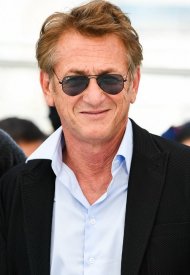 Sean Penn wore Ray-Ban Aviator at 74° Cannes International Film festival  - photo by  Alfonso Catalano