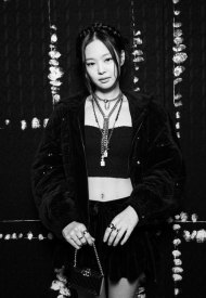 Jennie Kim Chanel Ambassador wore Chanel at Chanel at the Fall Winter 2022/23 ready-to-wear show