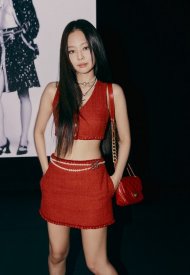 Jennie special guests at Chanel Spring Summer 2022 ready to wear show