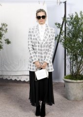 Laura Bailey in Chanel Spring Summer 2020 Haute Couture (photo by Julien M. Hekimian)