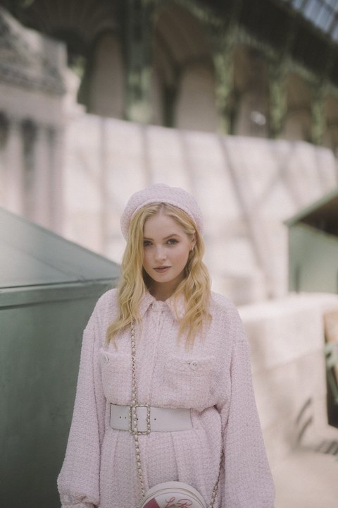 Ellie Bamber Fall Winter 2018-19 Chanel Haute Couture Collection