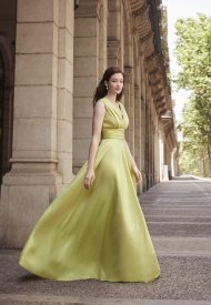 Grace, Glamour and Refinement in the new Nicole Moments 2024 collection