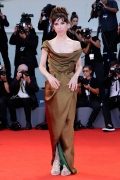 Sally Hawkins in Vivienne Westwood Couture al Festival del Cinema di Venezia 2017