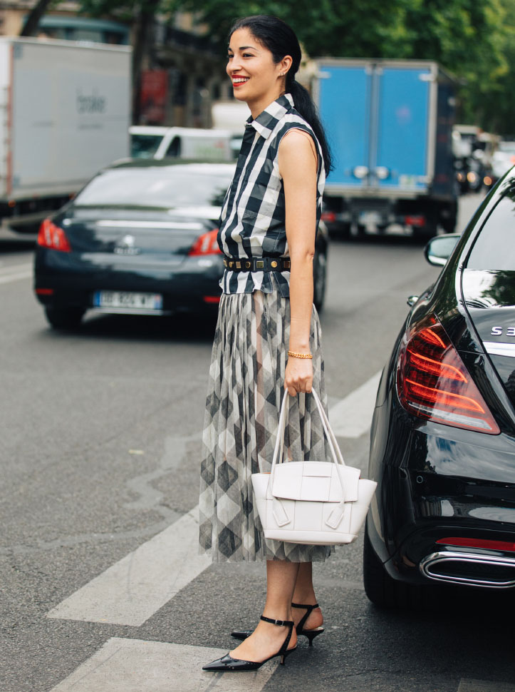 Caroline Issa carrying the Arco_Paris Fashion Week, June 2019