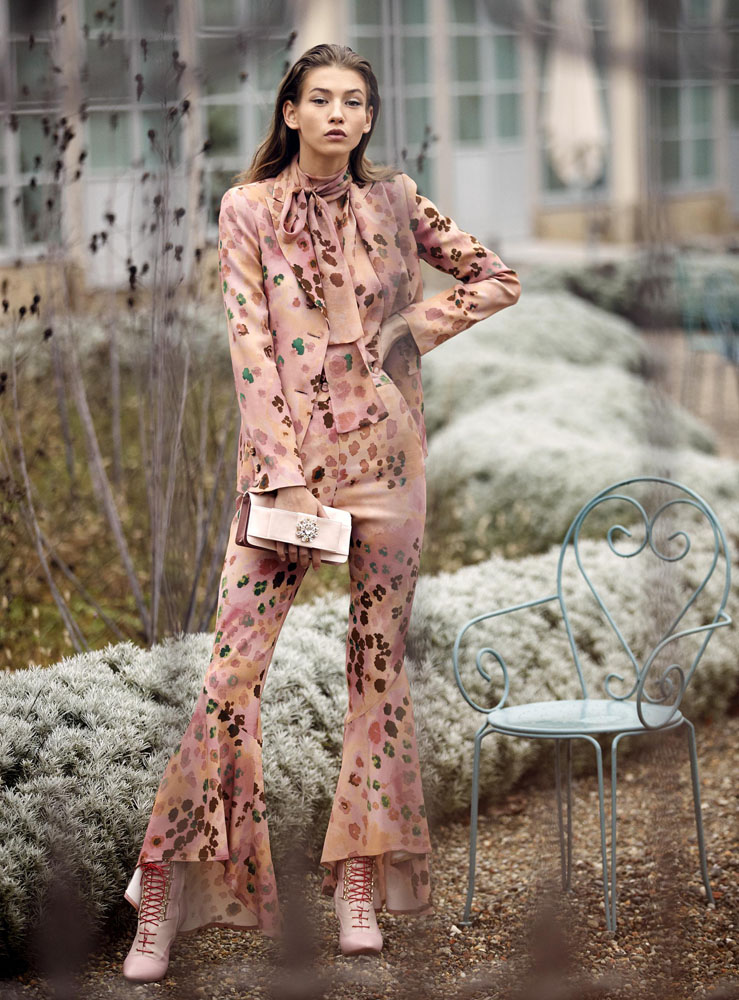 Blumarine Back to Office: Revolutionary tailleur Fall Winter 2019 collection