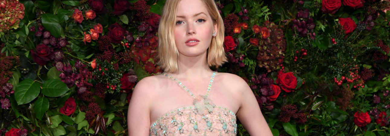 65° Evening Standard Theatre Awards: Ellie Bamber veste Chanel (photo by Karwai Tang)