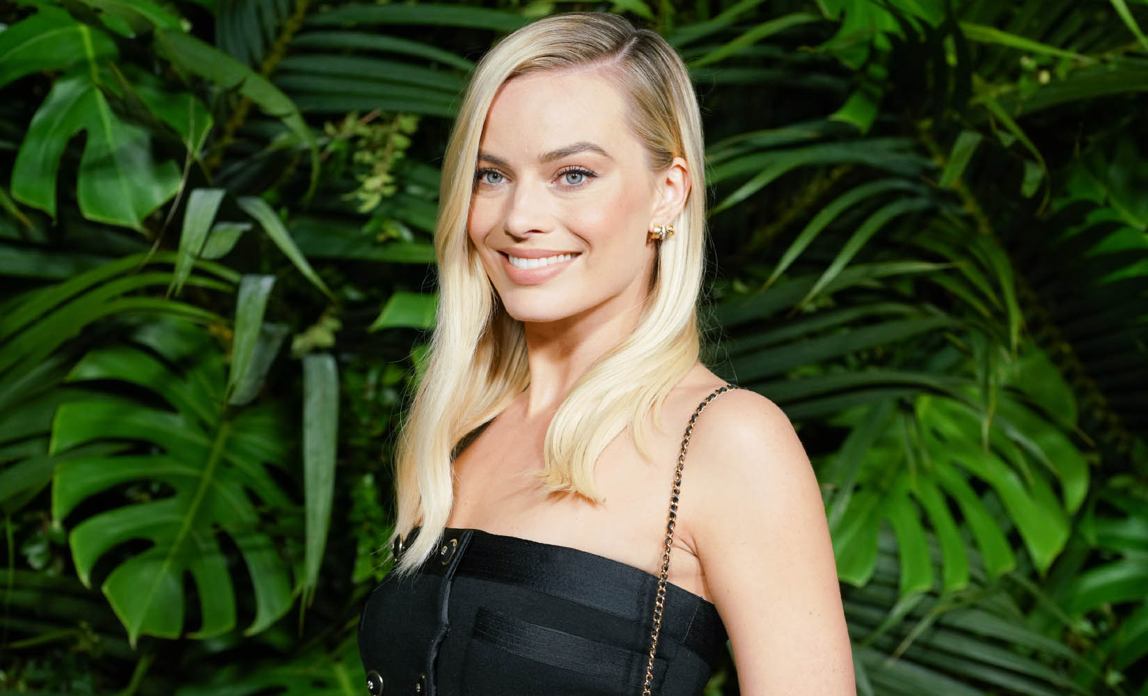 Margot Robbie in Chanel and Charles Finch 12th Annual Pre-Oscar Awards Dinner