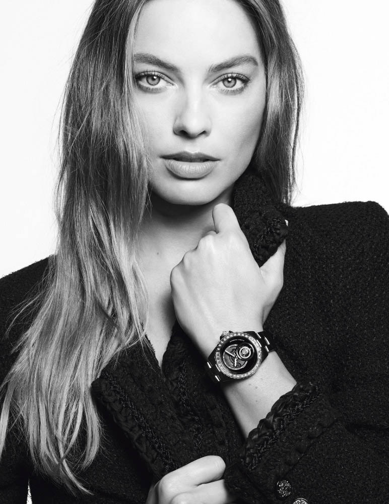 Margot Robbie . Chanel J12 "It's all about seconds"
